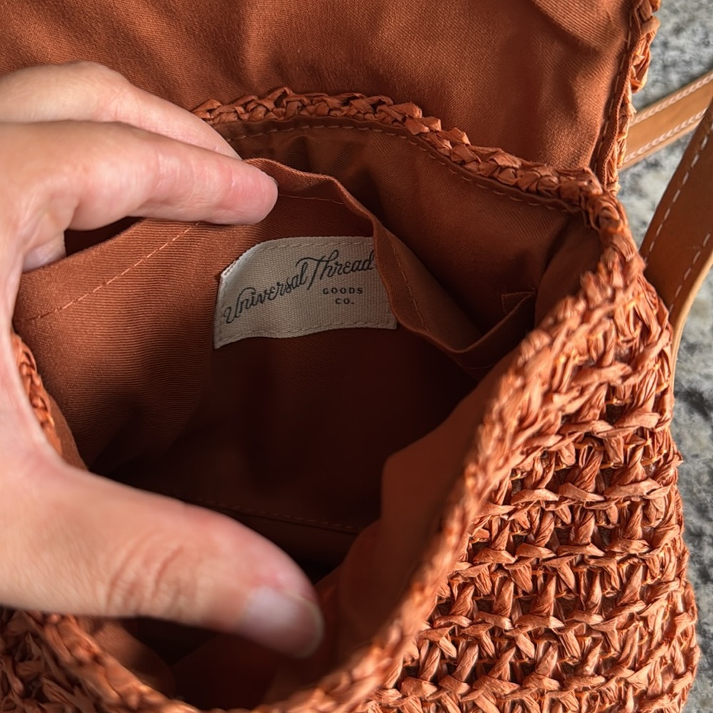 Universal Thread Women’s Woven Cognac Tan Handbag Purse NWOT - Picture 4 of 8